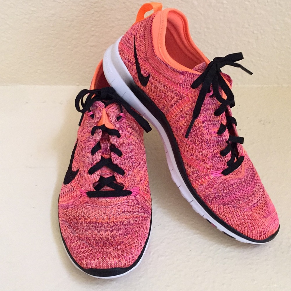 NEW Nike Shoes